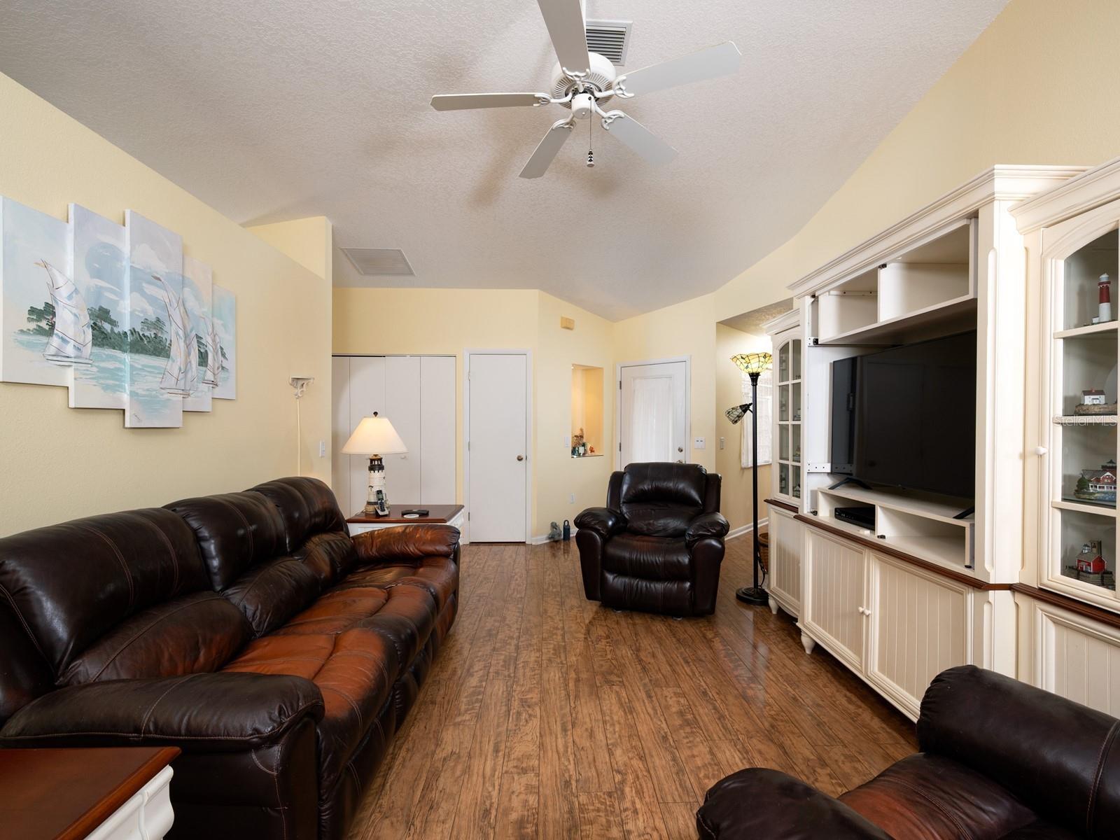 Image 4 of 66 For 227 Cougar Way