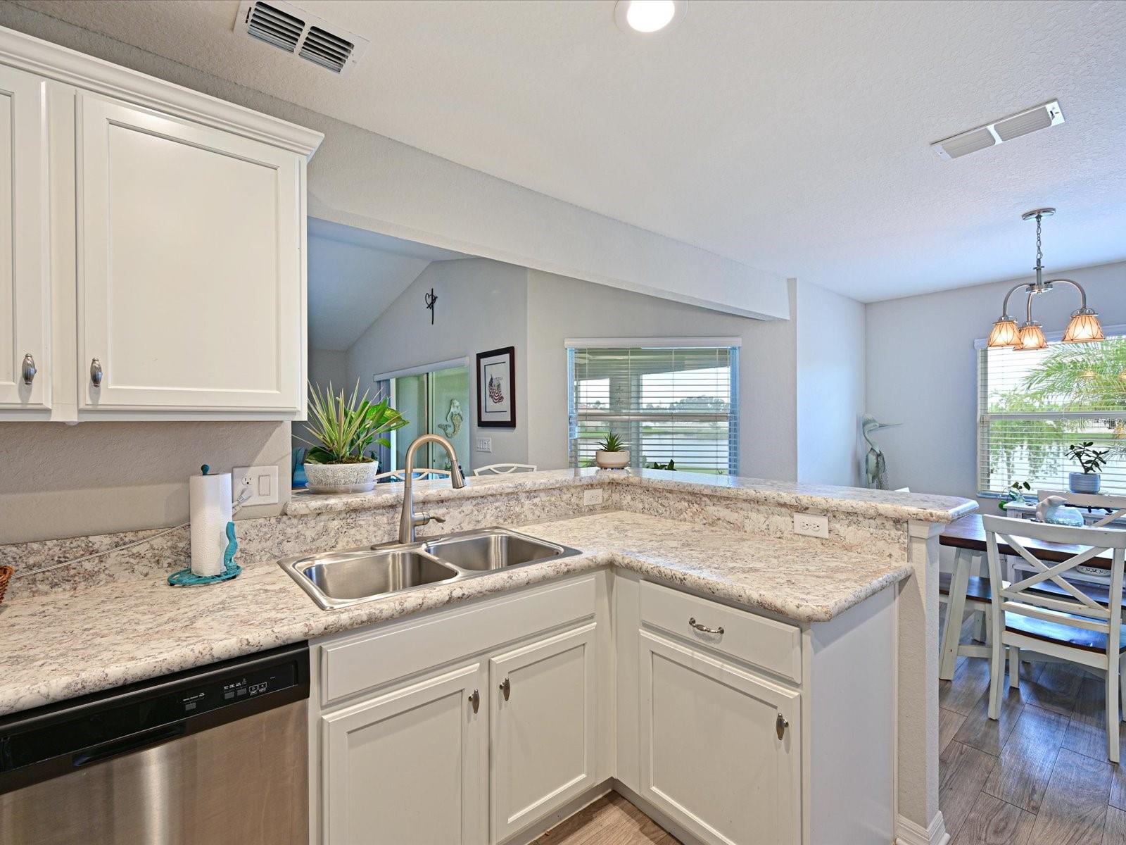 Image 12 of 33 For 5107 33rd Avenue E