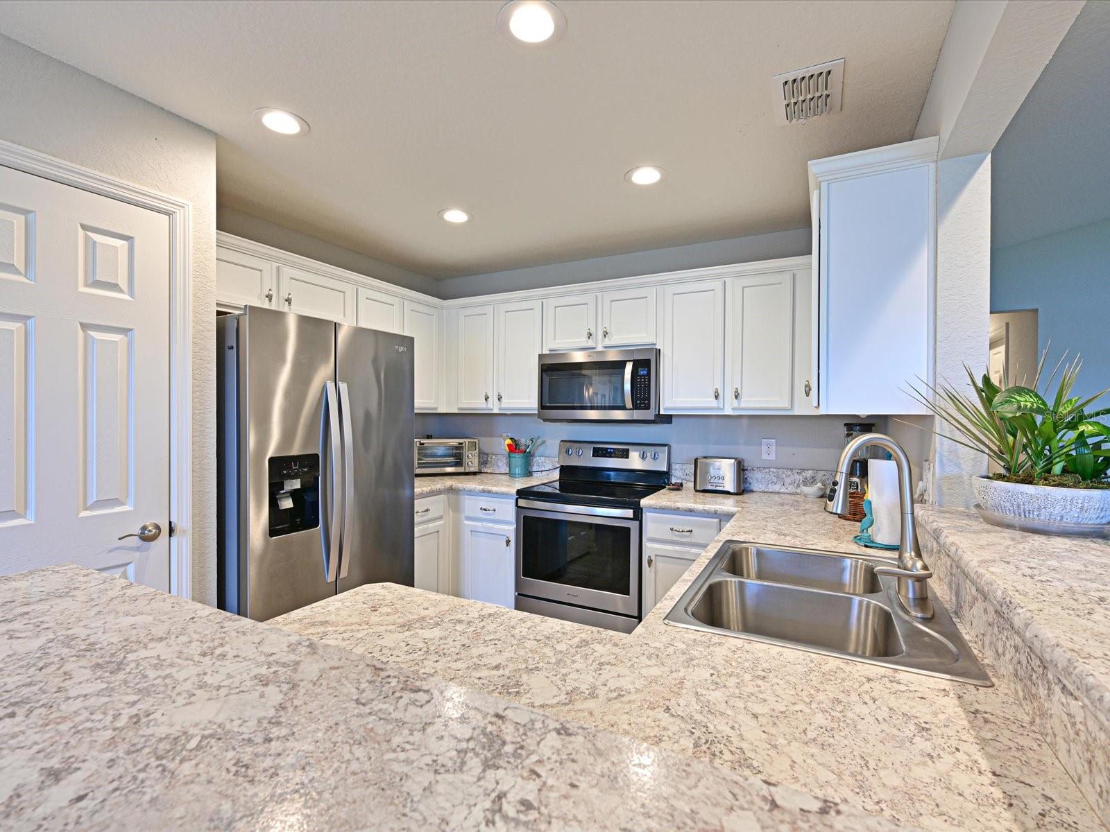 Image 13 of 33 For 5107 33rd Avenue E