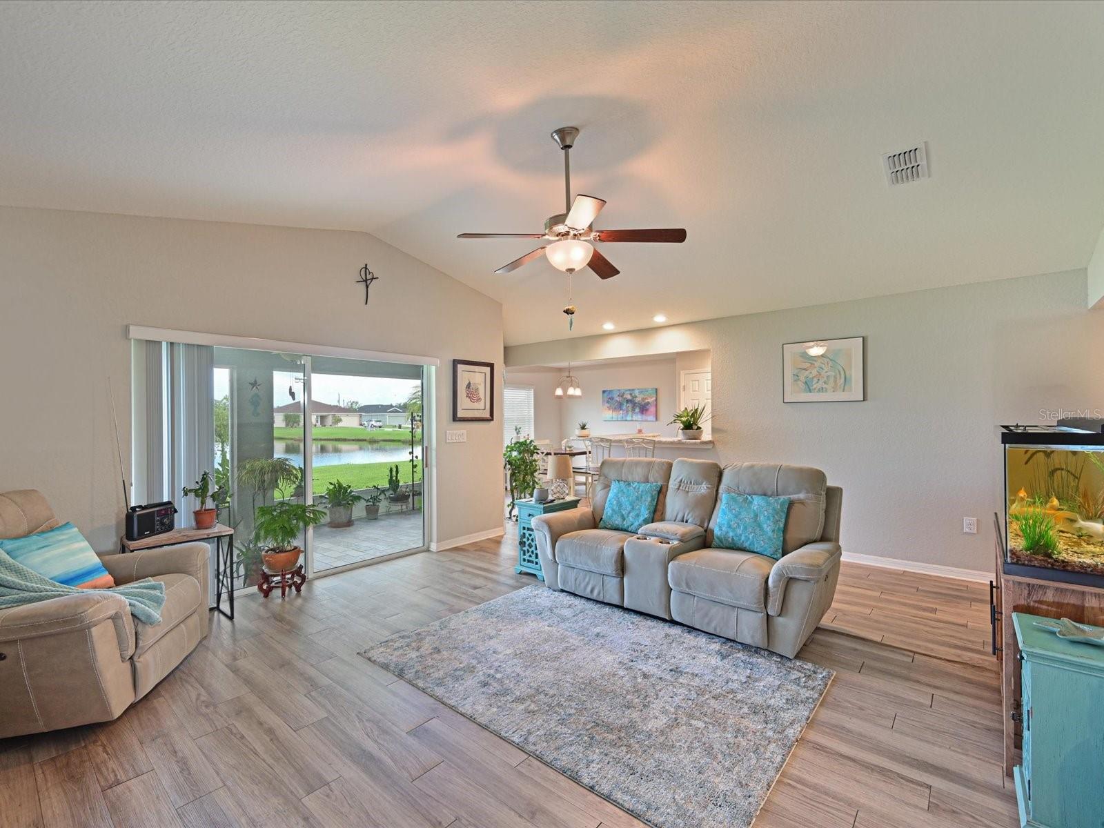 Image 8 of 33 For 5107 33rd Avenue E
