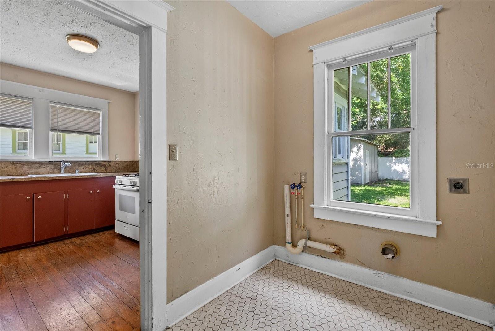 Image 10 of 27 For 4108 Boulevard