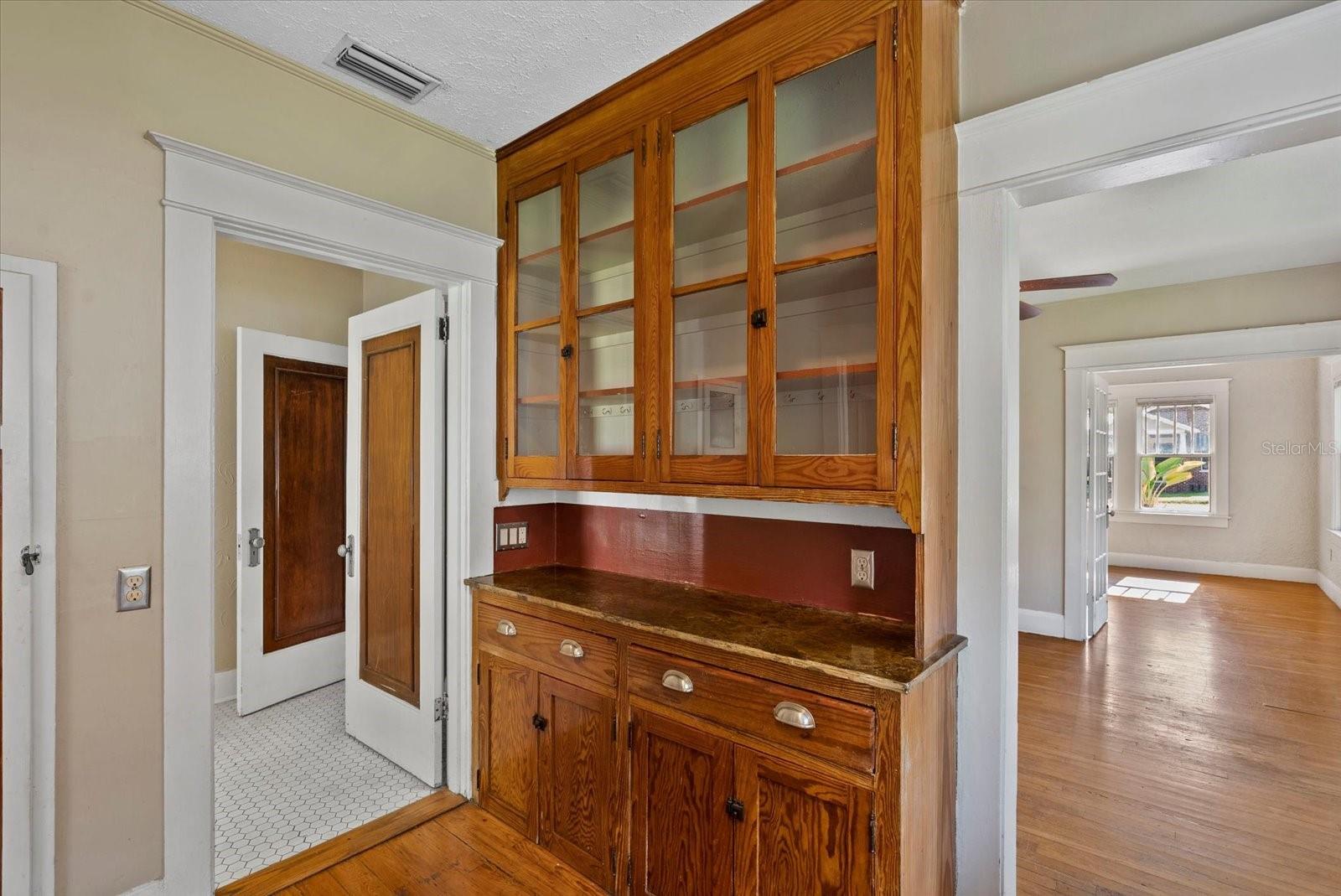 Image 7 of 27 For 4108 Boulevard