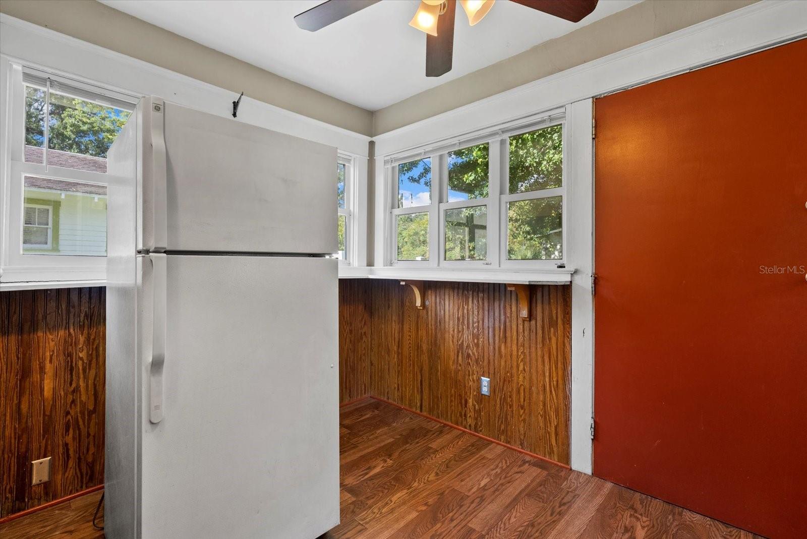 Image 9 of 27 For 4108 Boulevard