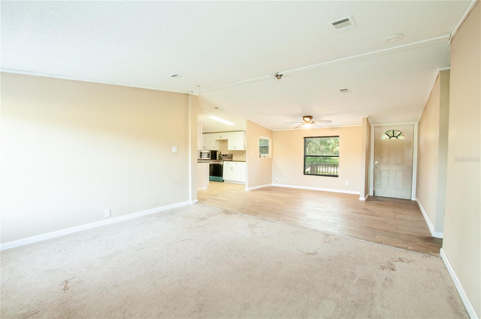 Image 11 of 23 For 415 Bronco Drive