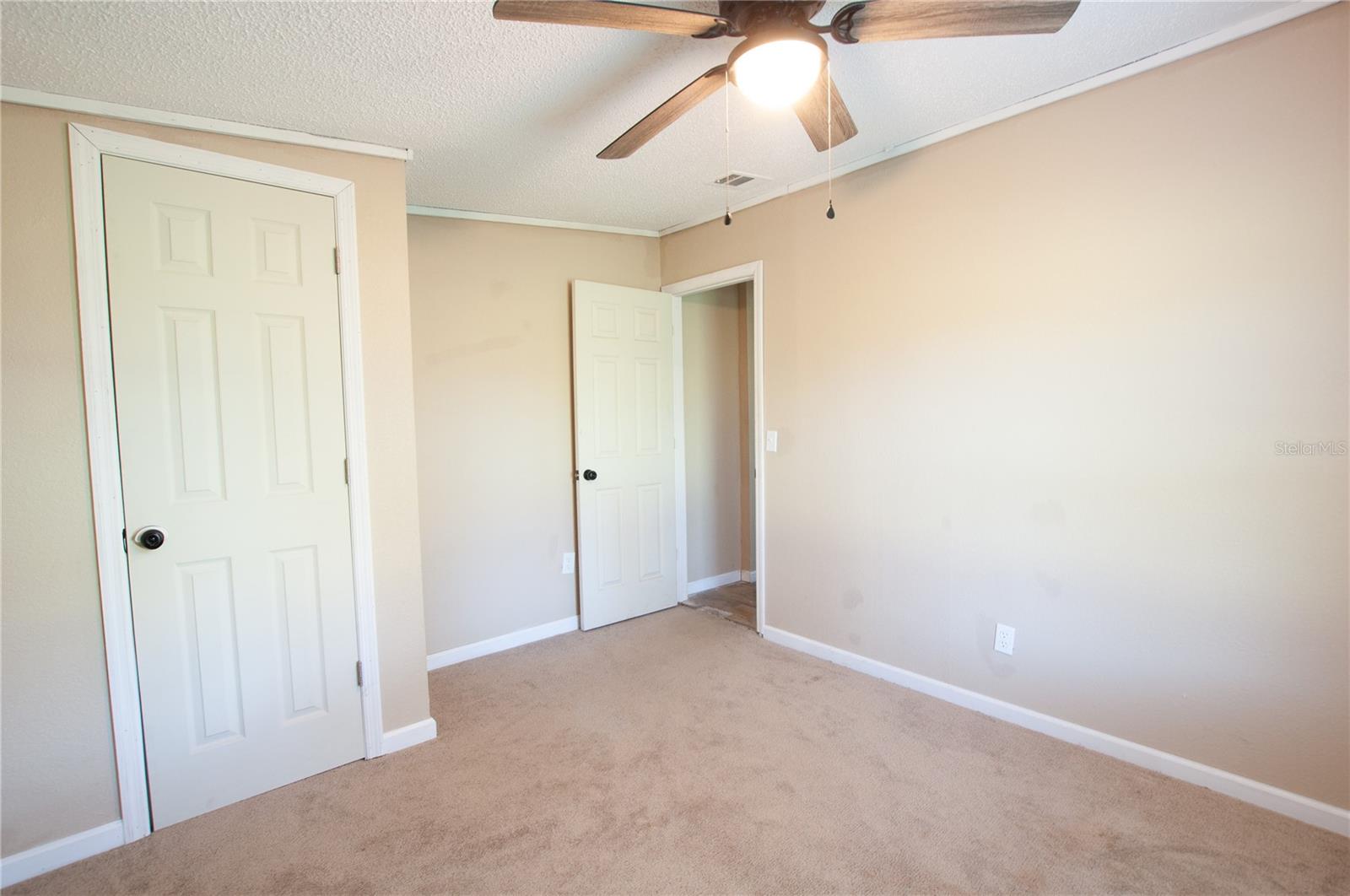 Image 13 of 23 For 415 Bronco Drive