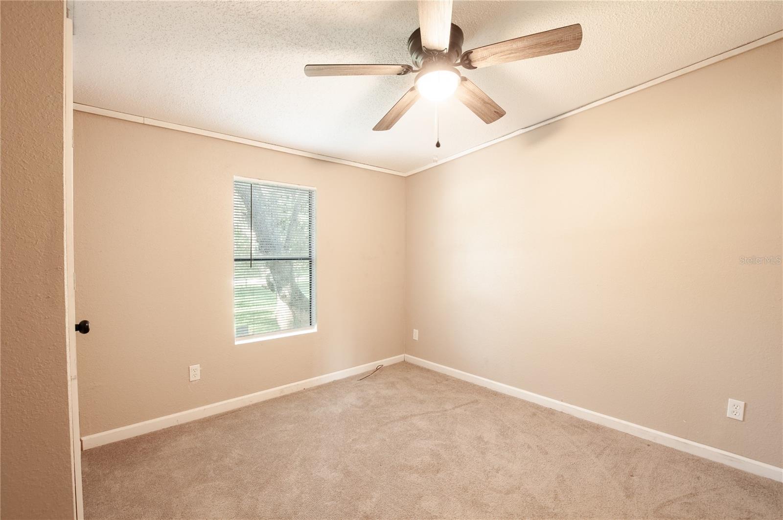 Image 16 of 23 For 415 Bronco Drive
