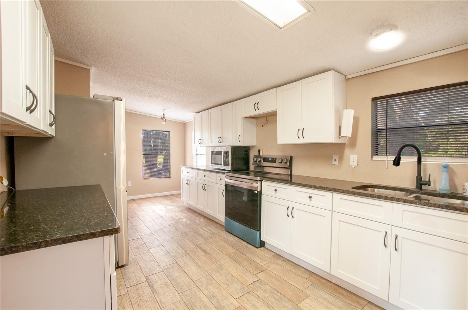 Image 7 of 23 For 415 Bronco Drive