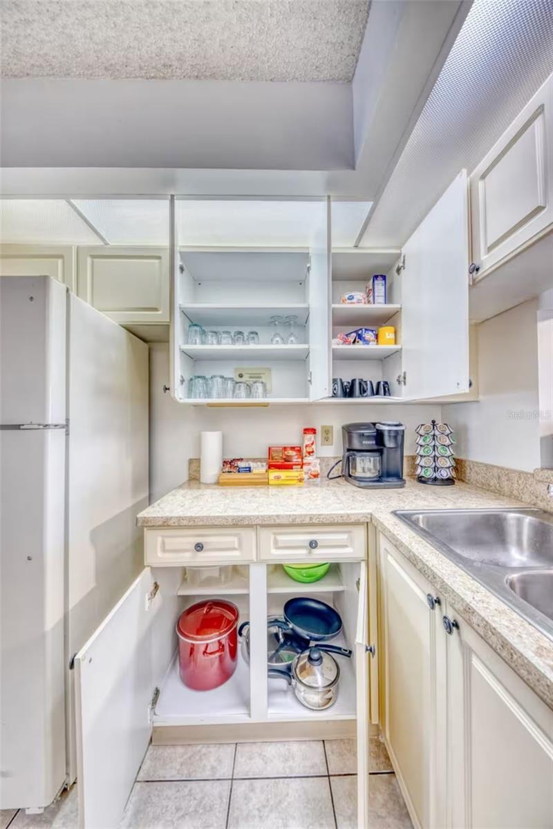 Image 4 of 28 For 4401 46th Avenue W 102