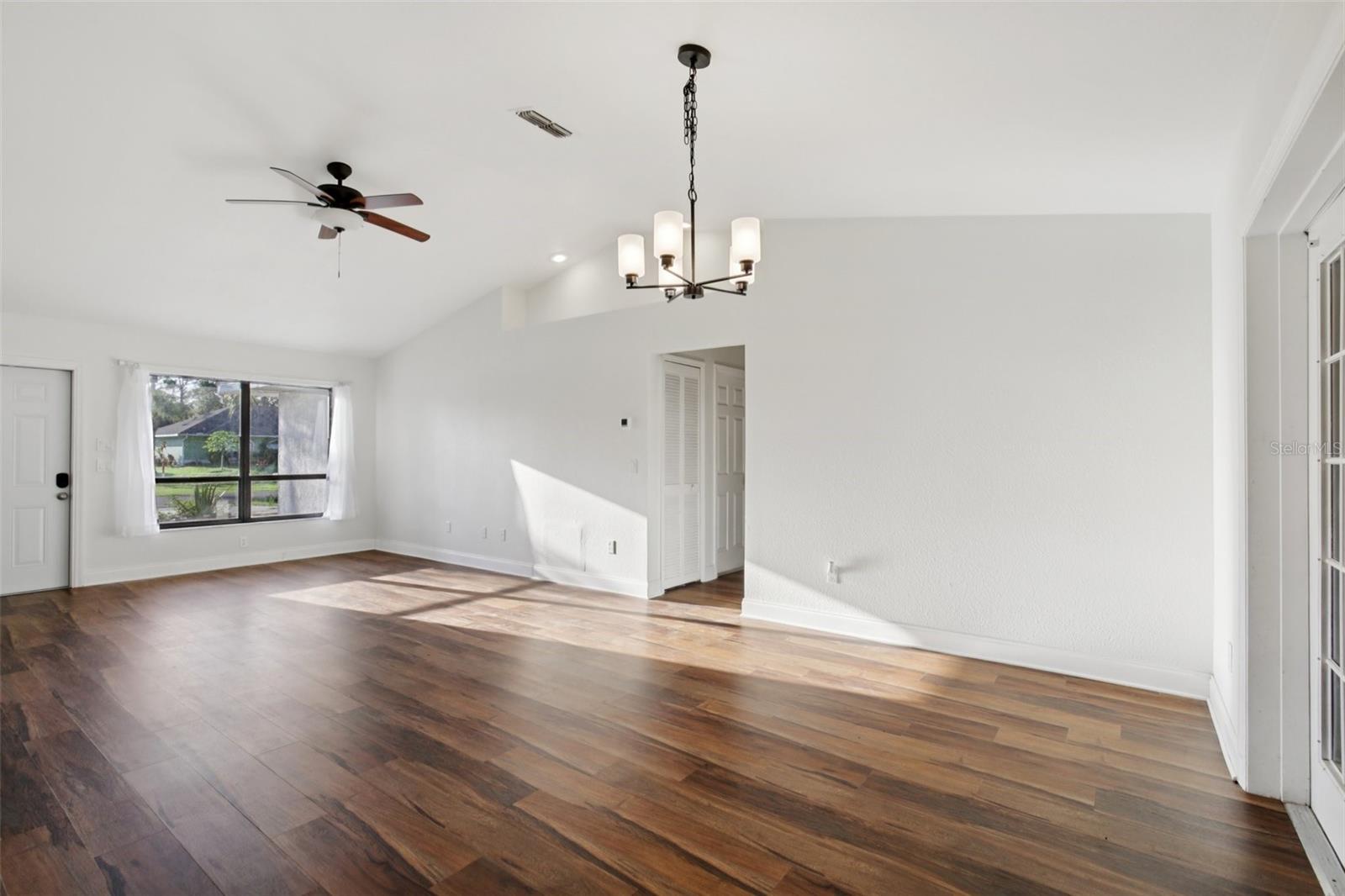 Image 10 of 36 For 2273 Salford Boulevard