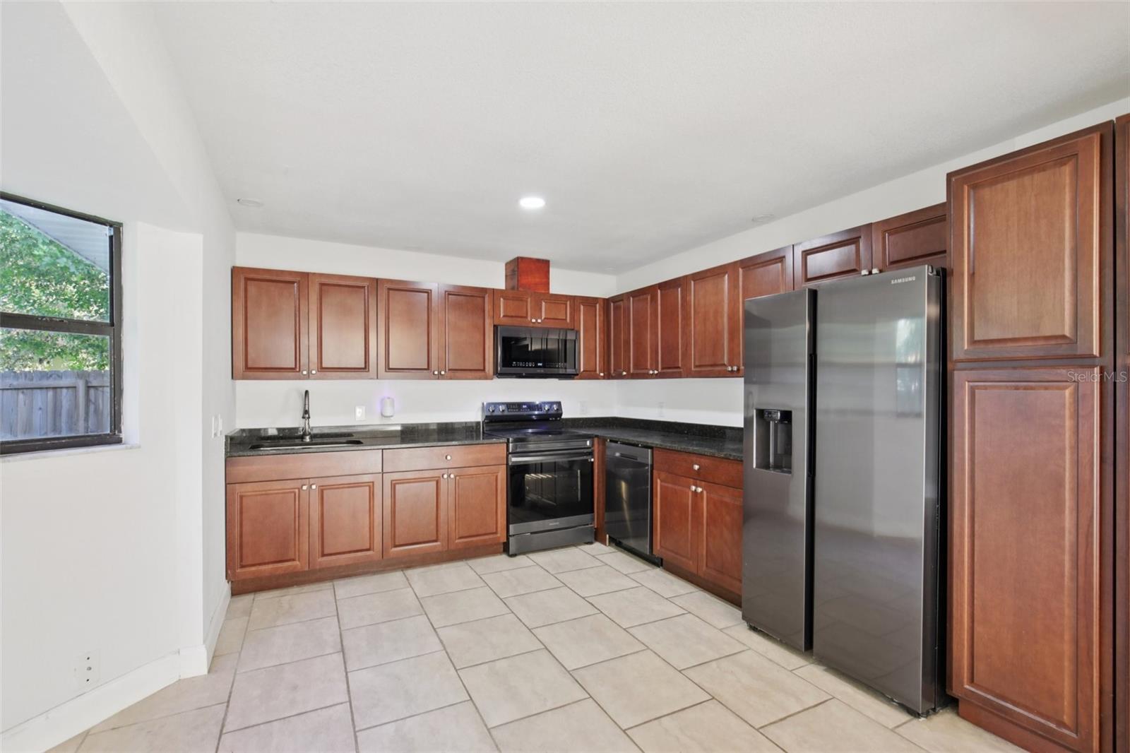 Image 13 of 36 For 2273 Salford Boulevard