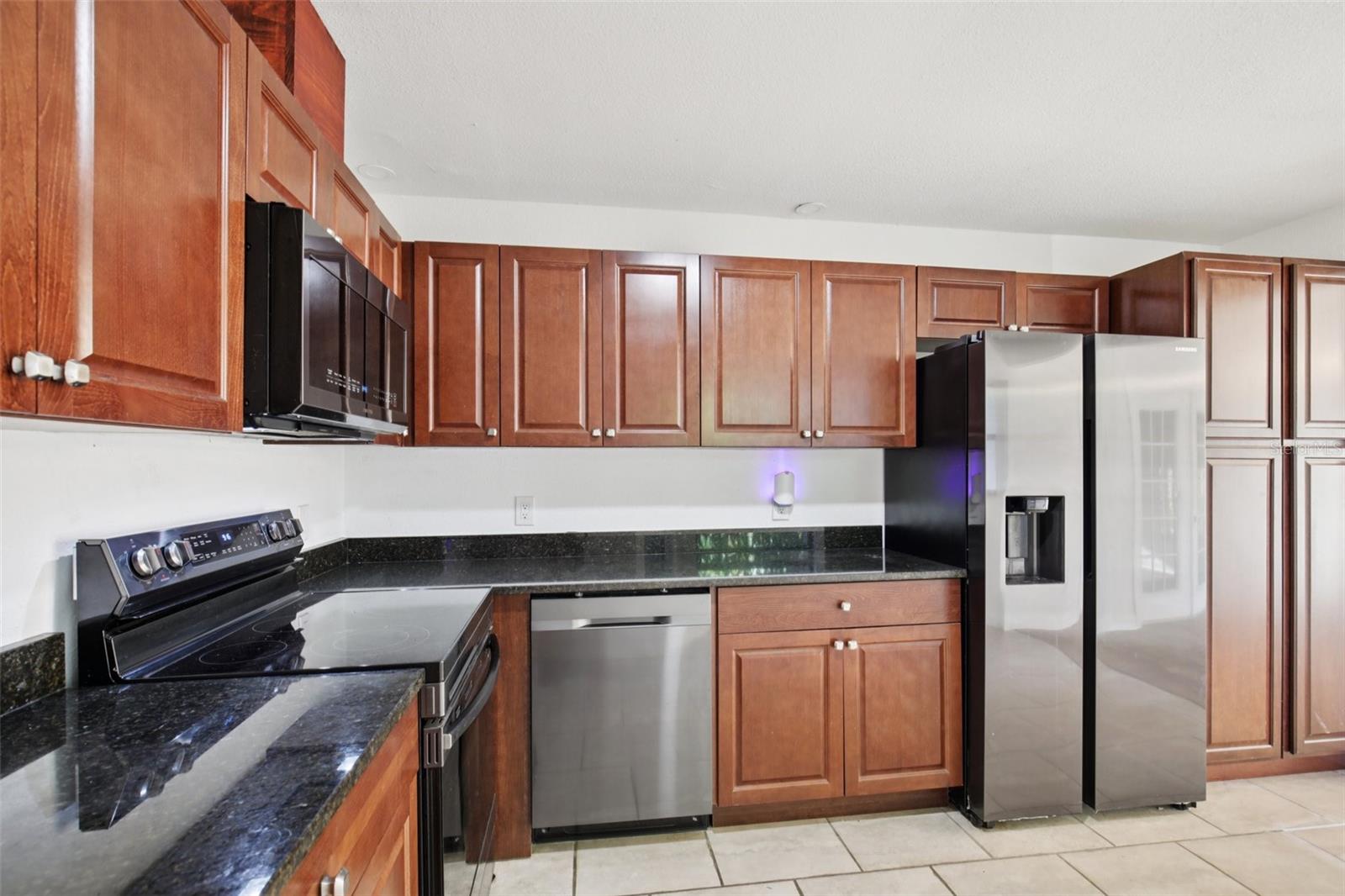 Image 15 of 36 For 2273 Salford Boulevard