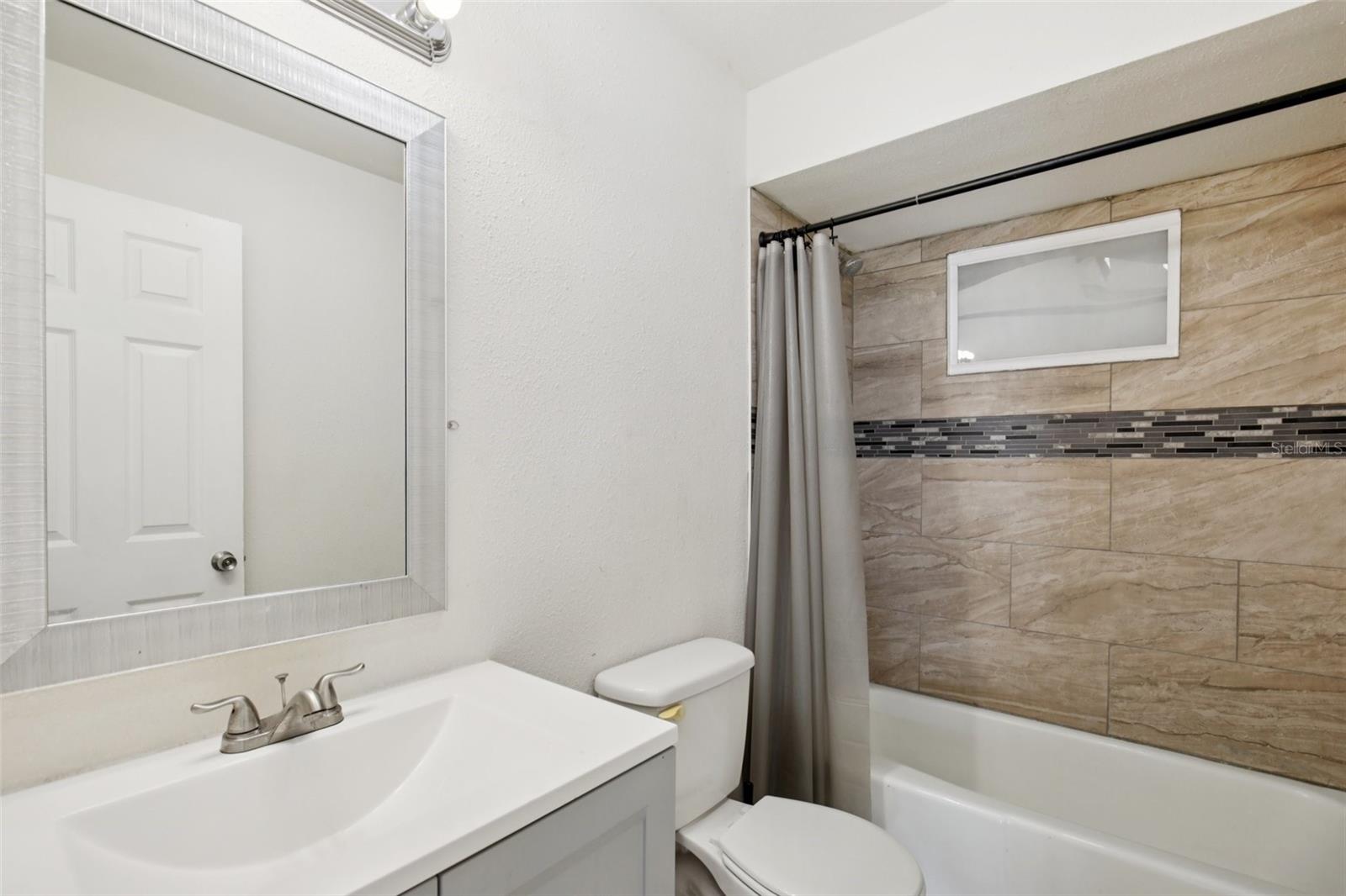 Image 17 of 36 For 2273 Salford Boulevard