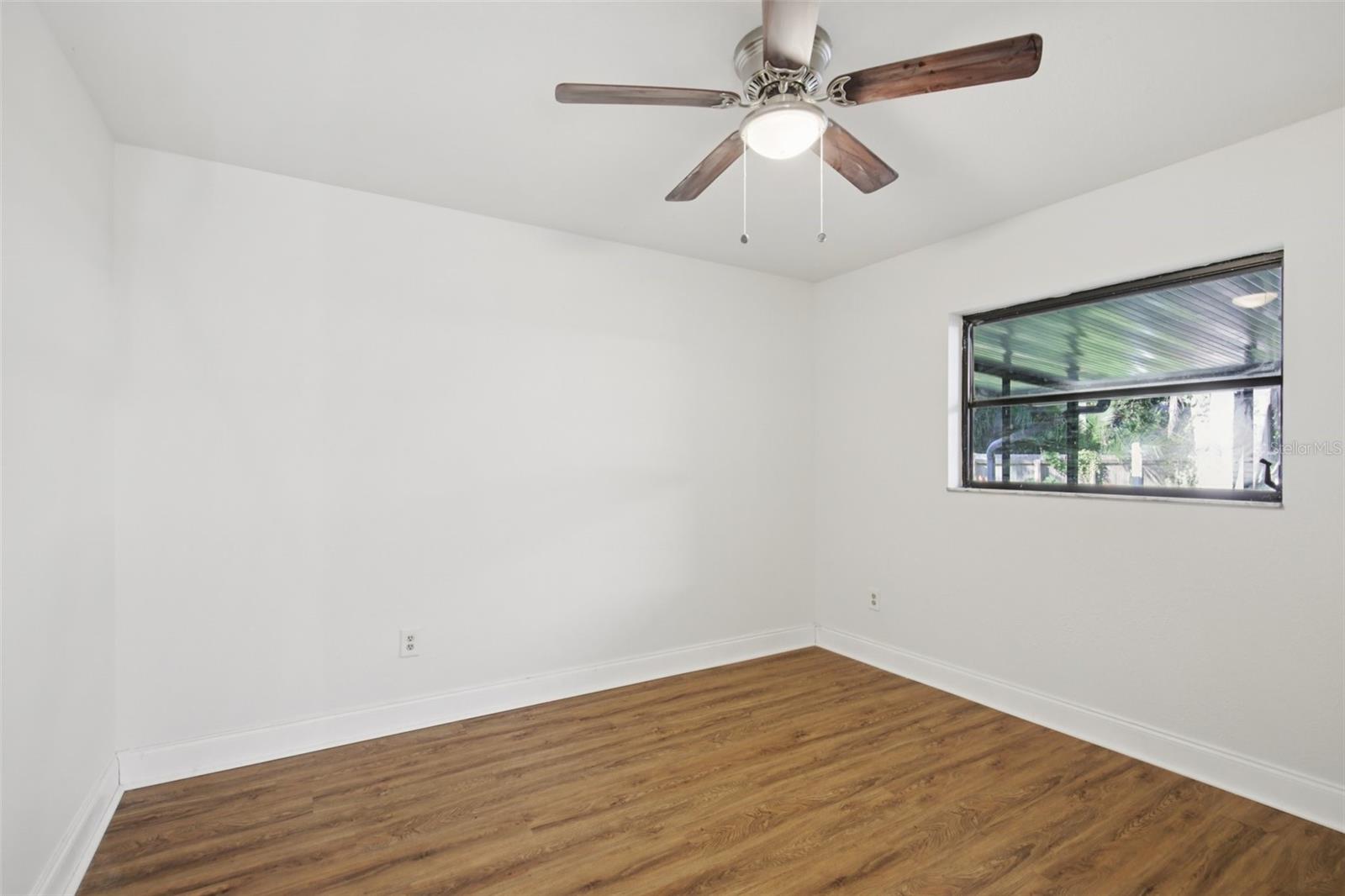 Image 18 of 36 For 2273 Salford Boulevard