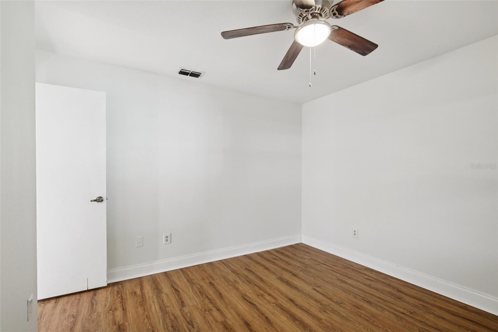 Image 21 of 36 For 2273 Salford Boulevard