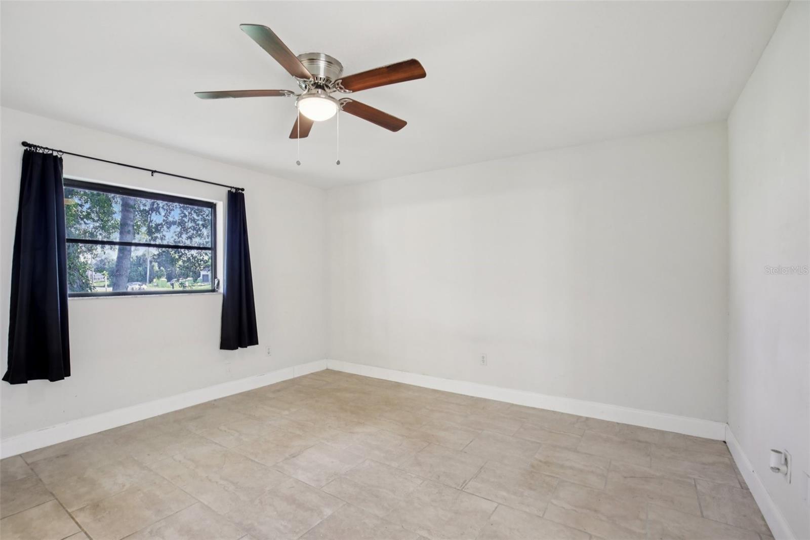 Image 24 of 36 For 2273 Salford Boulevard