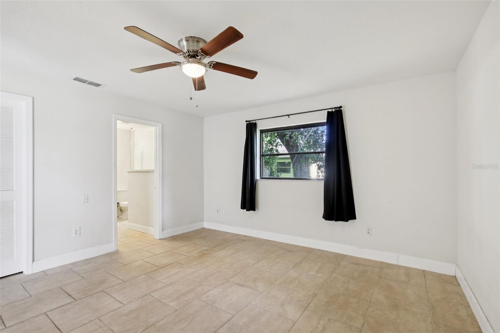 Image 25 of 36 For 2273 Salford Boulevard