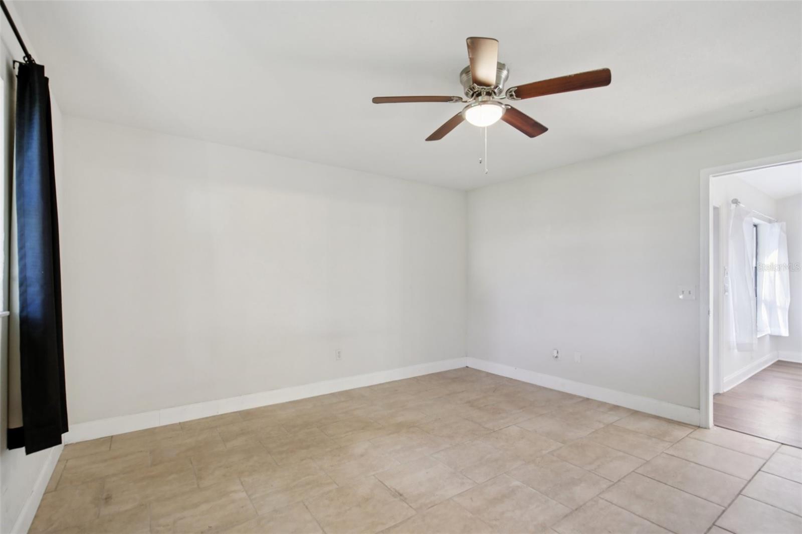 Image 27 of 36 For 2273 Salford Boulevard