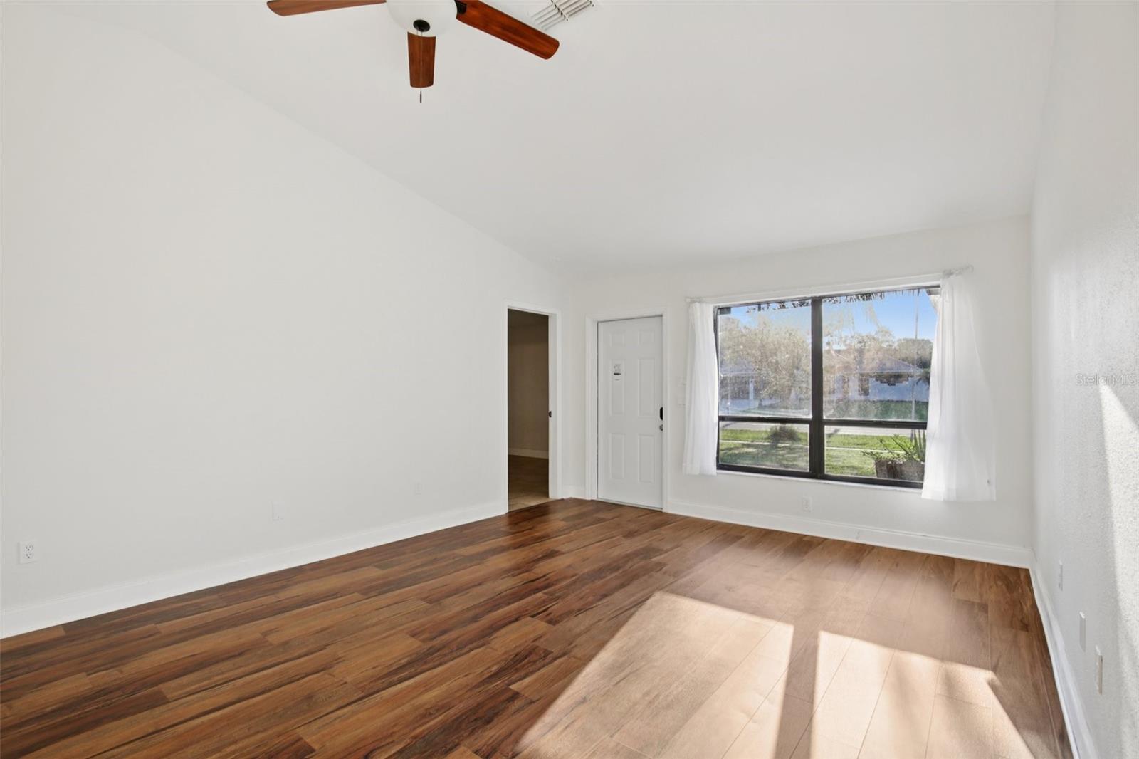 Image 7 of 36 For 2273 Salford Boulevard