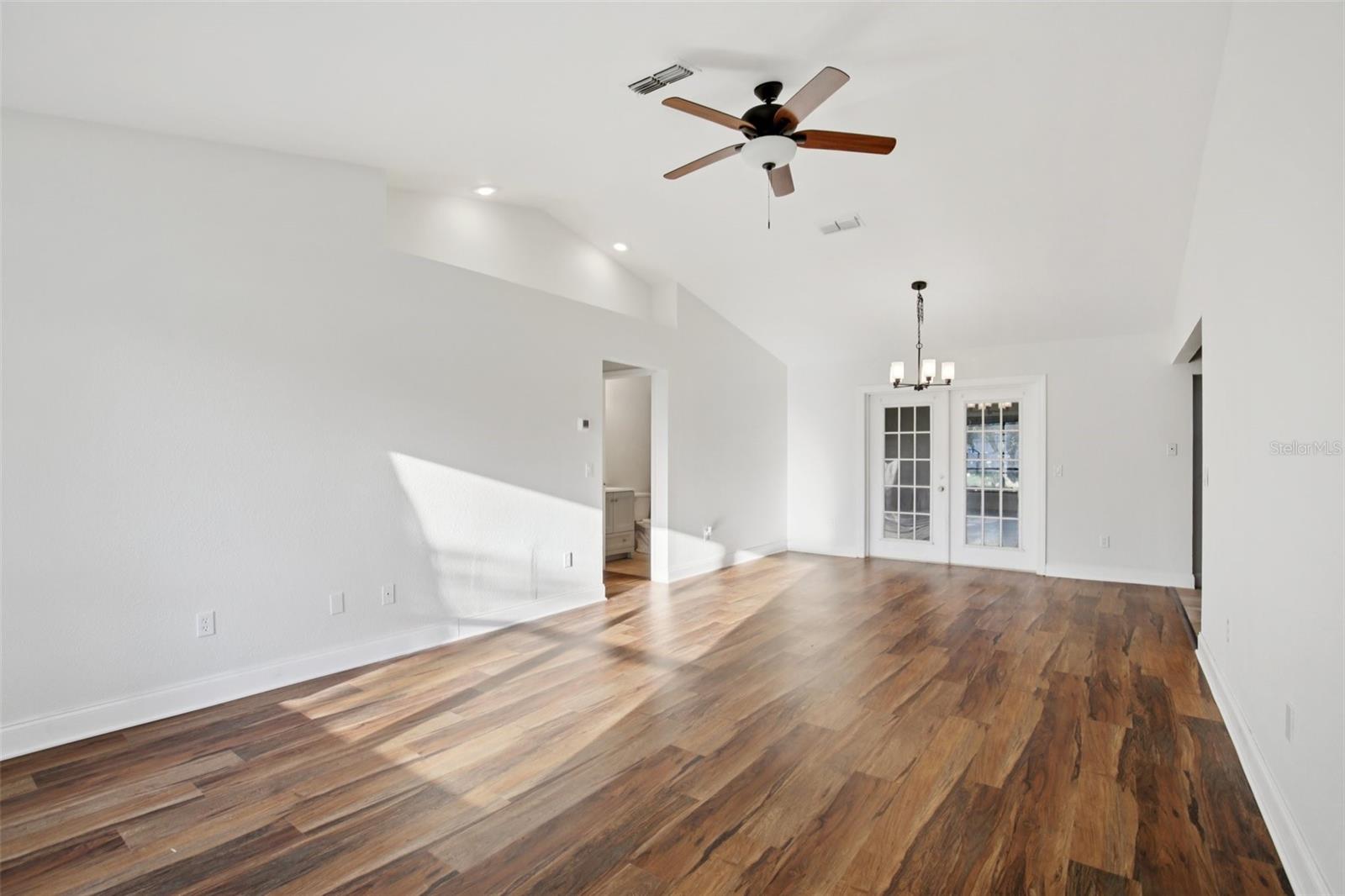 Image 8 of 36 For 2273 Salford Boulevard