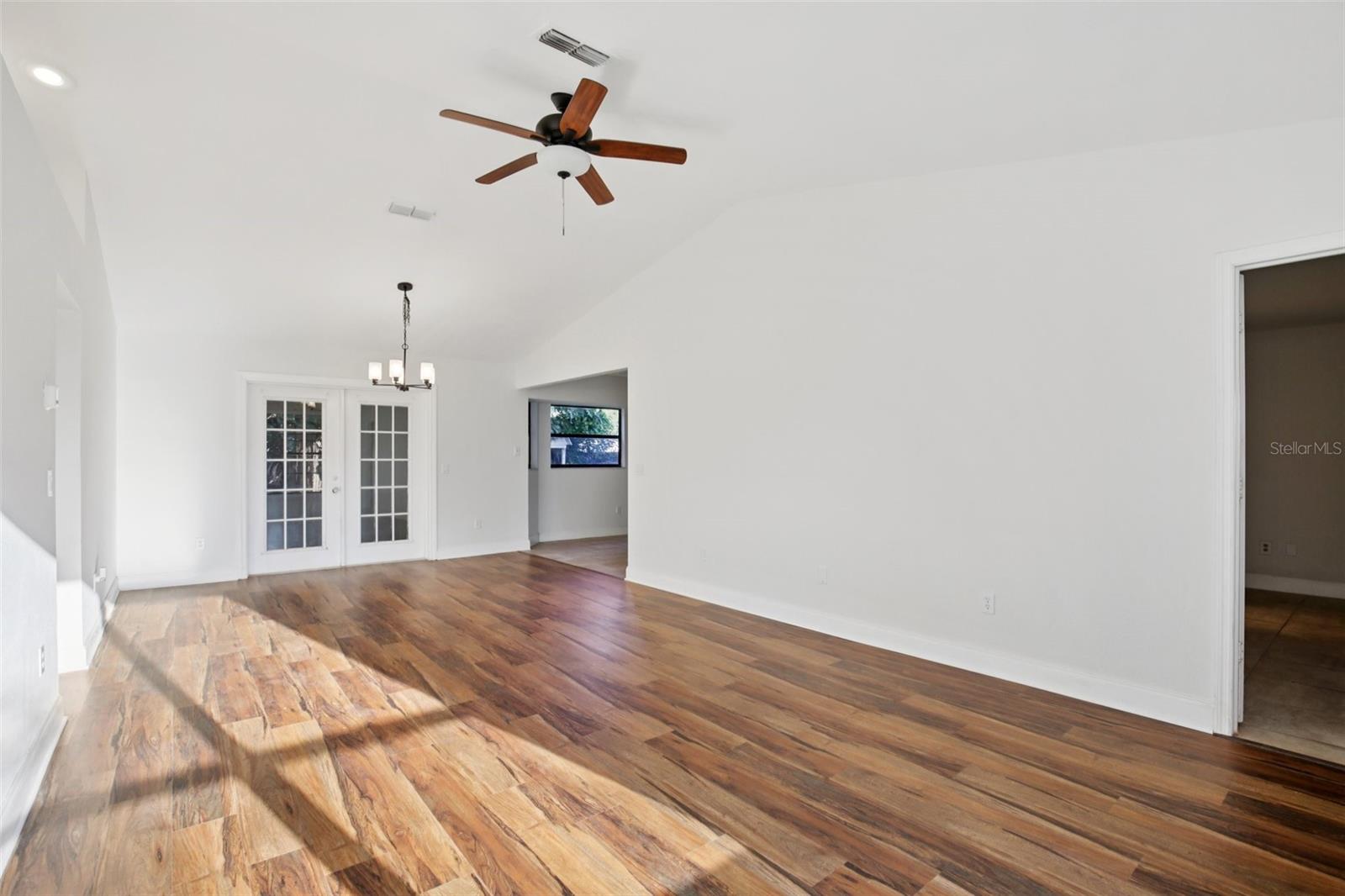 Image 9 of 36 For 2273 Salford Boulevard