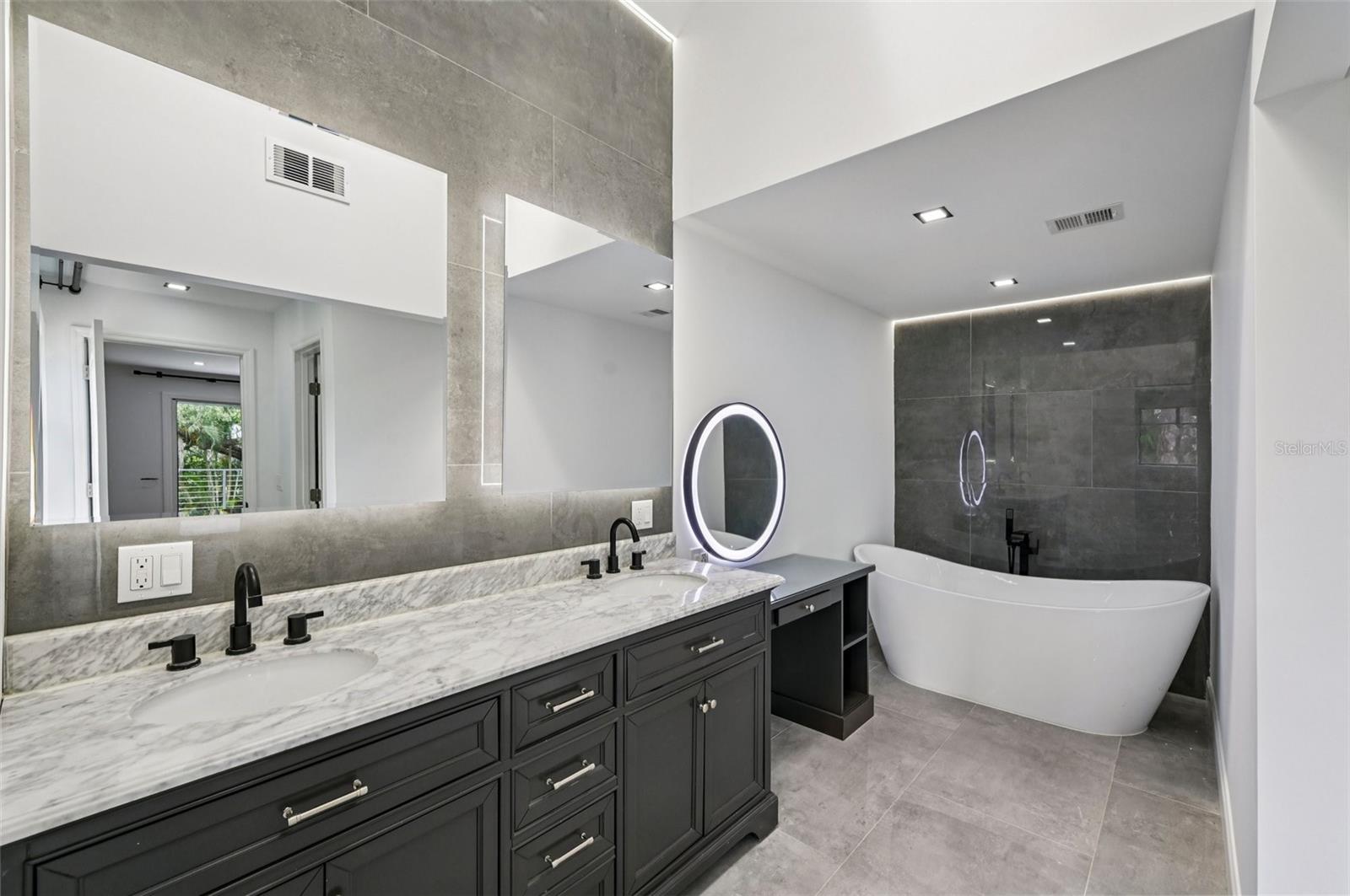 Image 20 of 50 For 4392 Brandywine Drive
