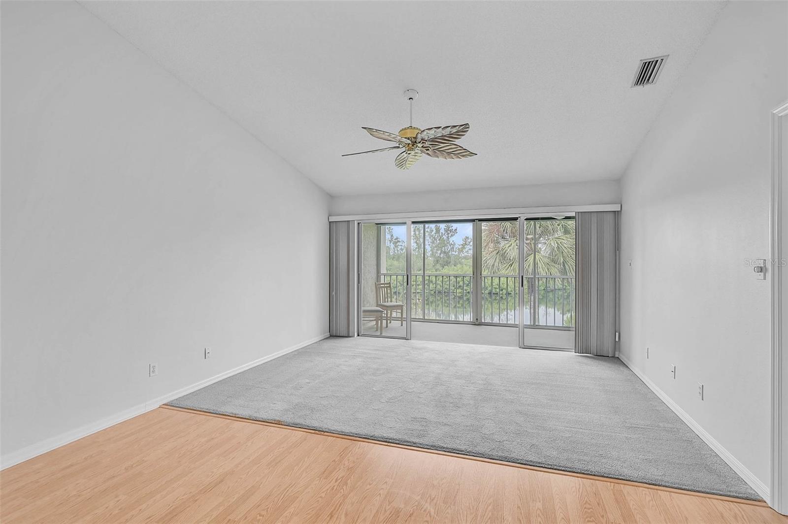 Image 14 of 51 For 811 Waterside Drive 205