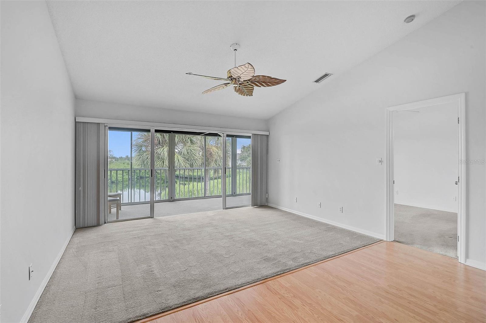 Image 15 of 51 For 811 Waterside Drive 205
