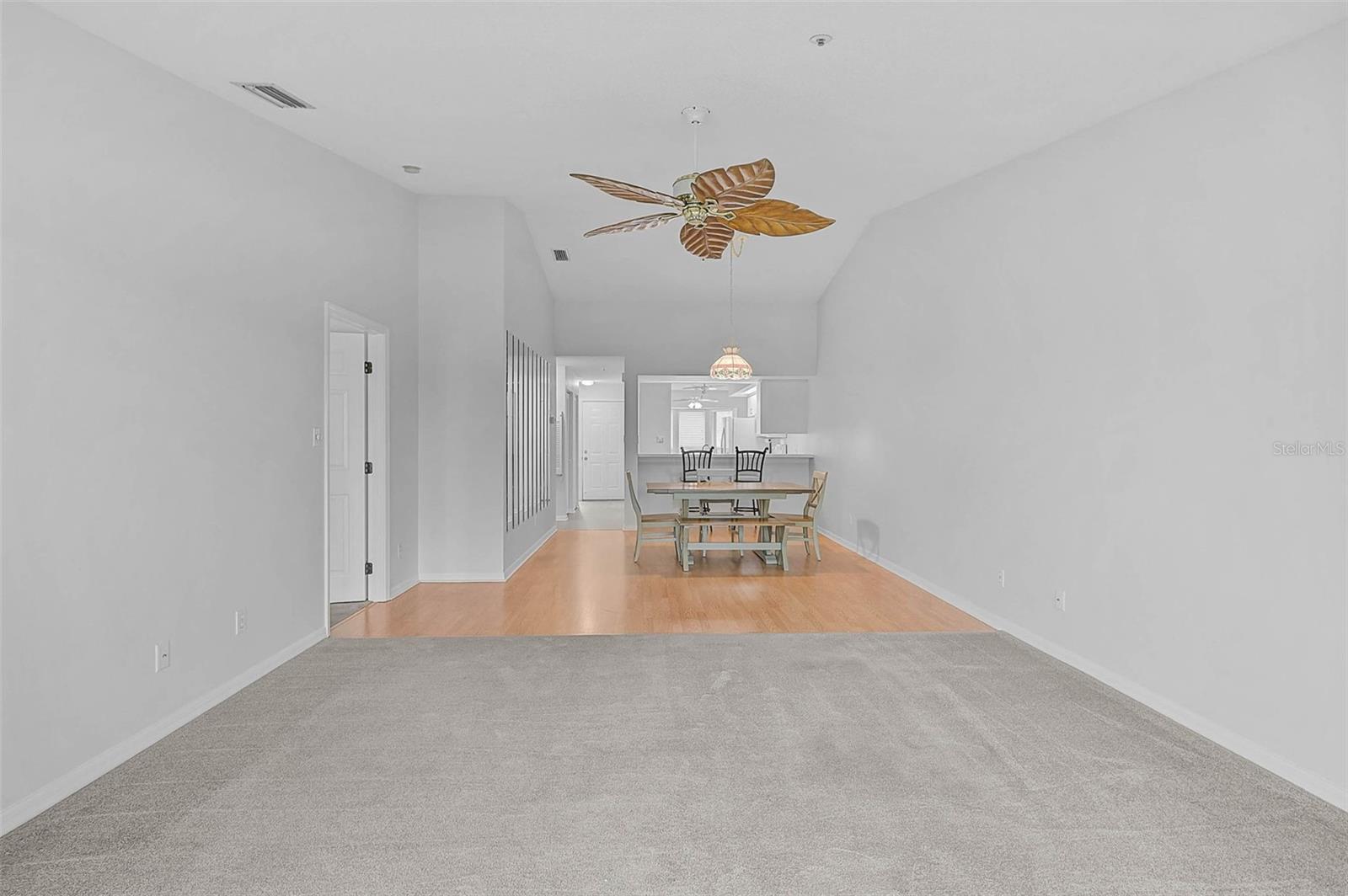 Image 16 of 51 For 811 Waterside Drive 205