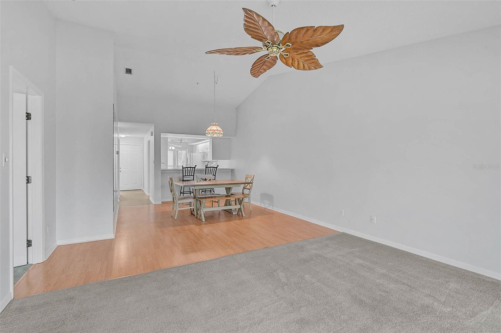 Image 17 of 51 For 811 Waterside Drive 205
