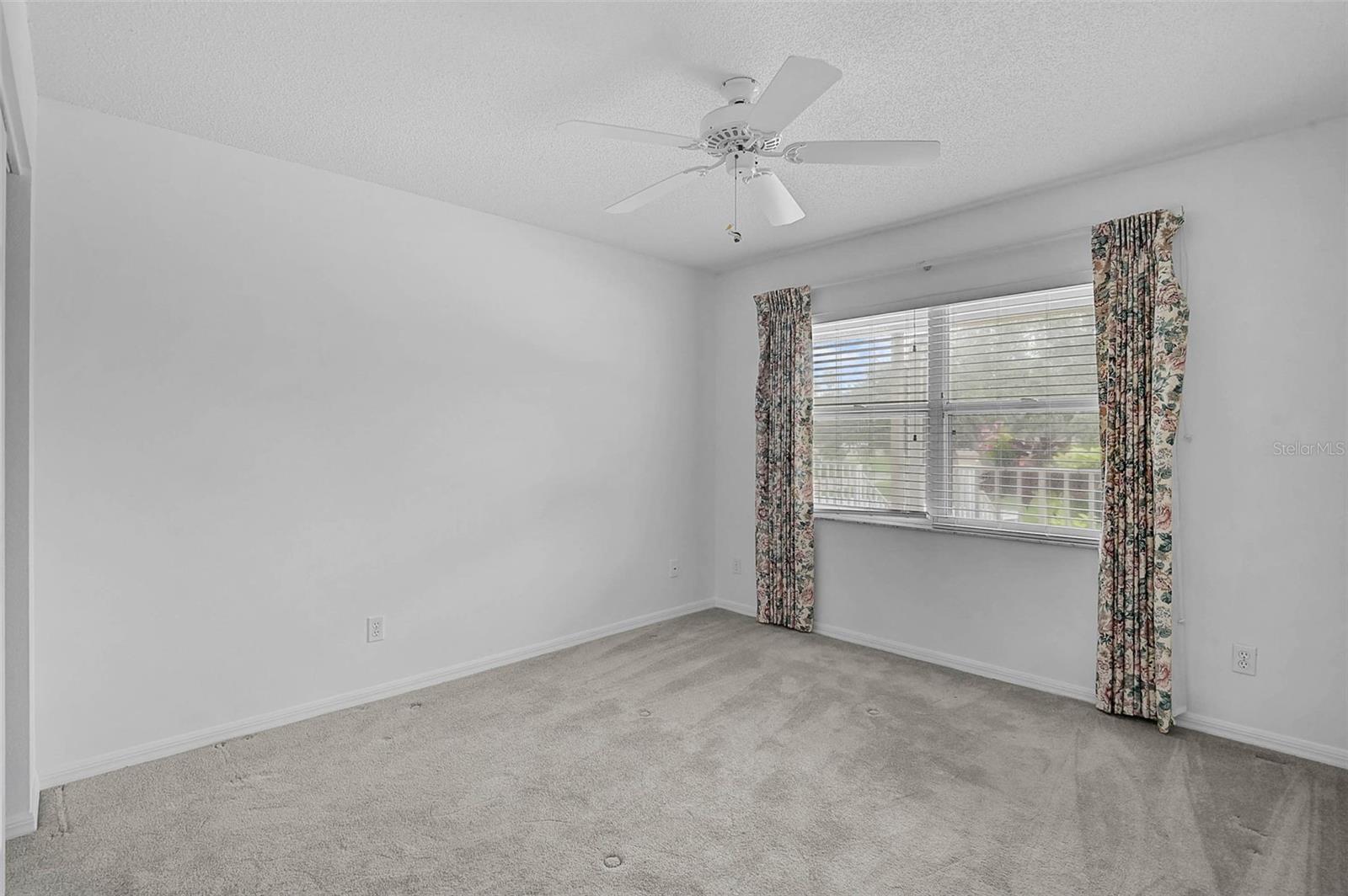 Image 20 of 51 For 811 Waterside Drive 205