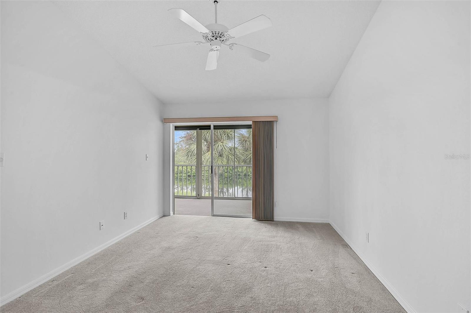Image 23 of 51 For 811 Waterside Drive 205