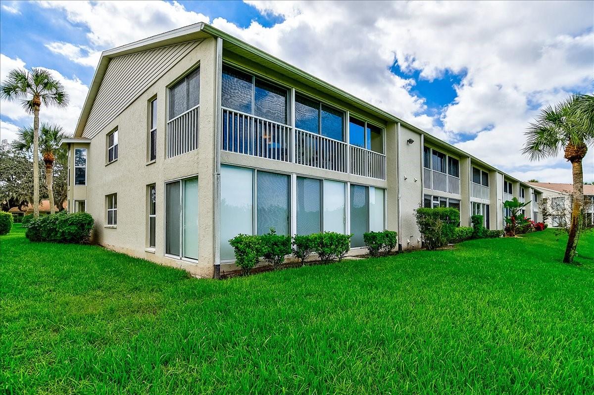 Image 4 of 51 For 811 Waterside Drive 205