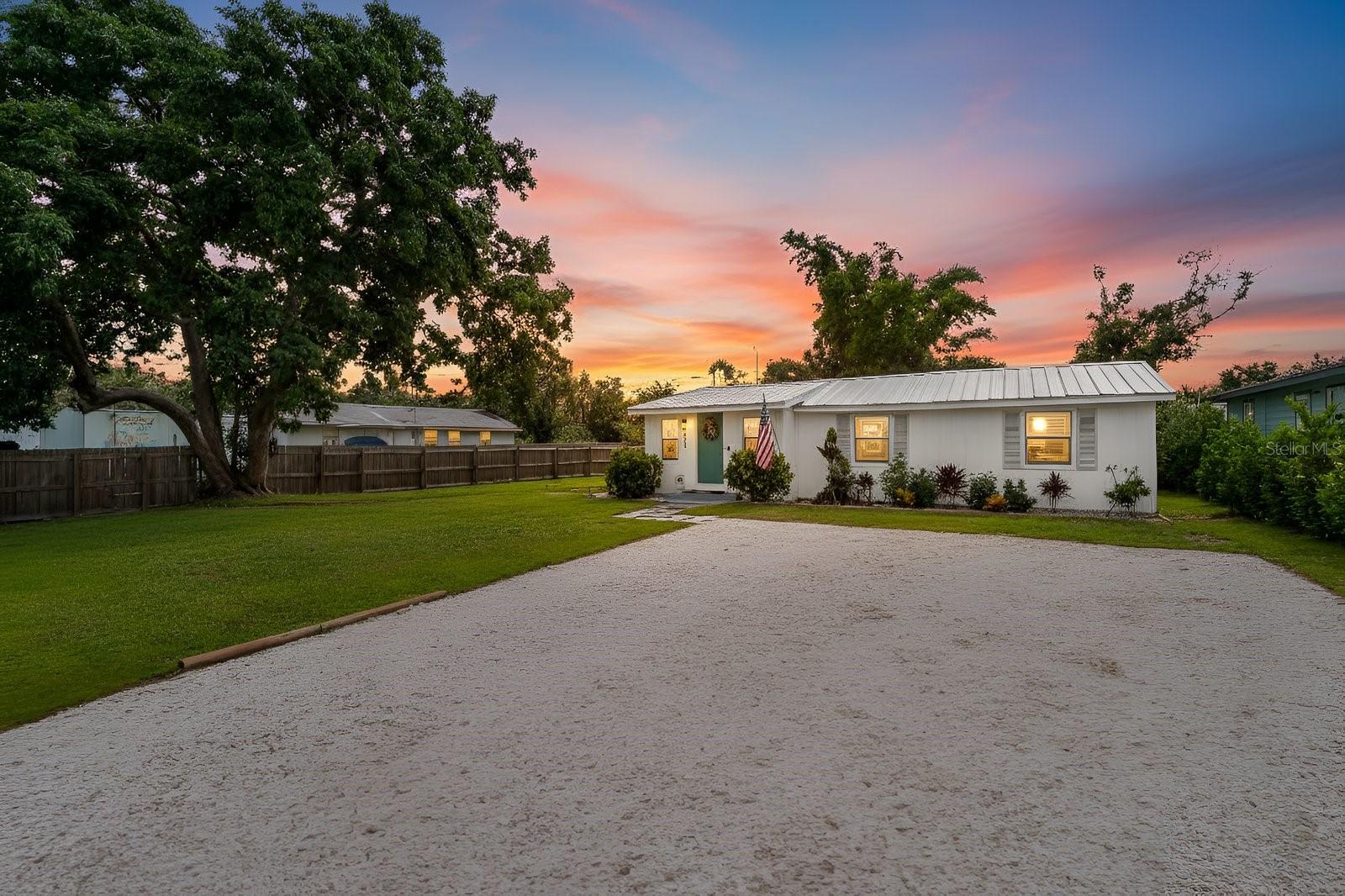 Details for 841 Hand Avenue, SARASOTA, FL 34232