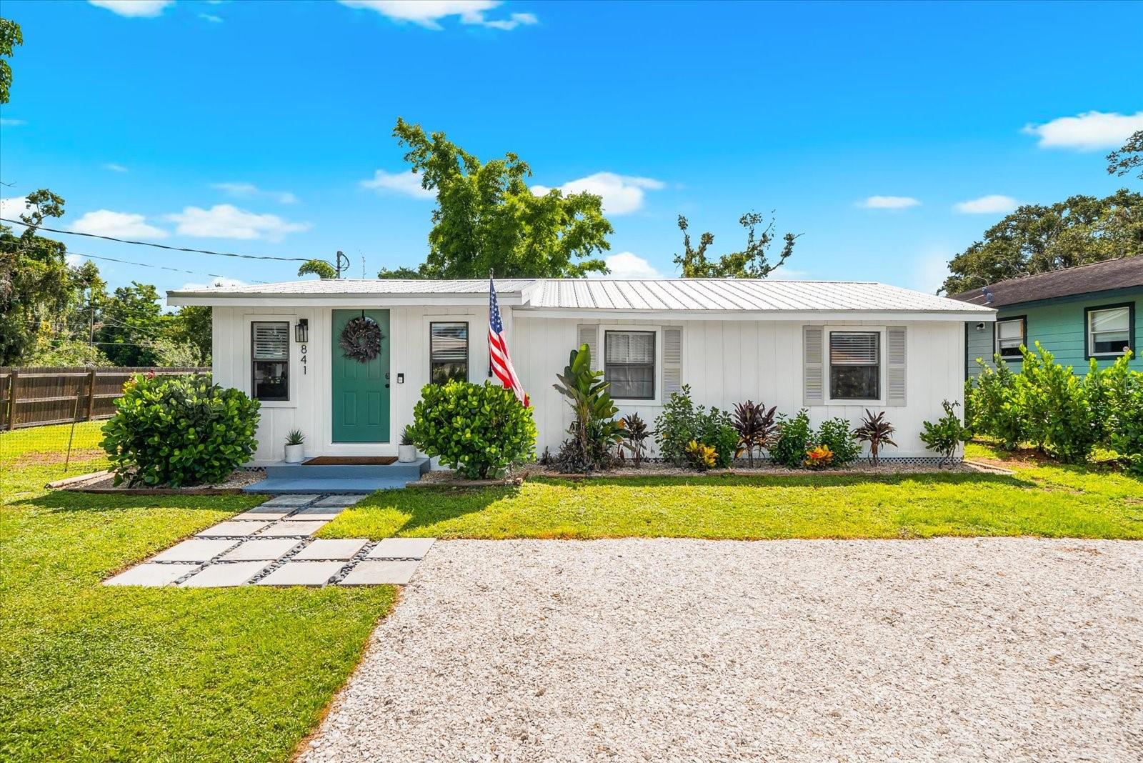 Image 3 of 70 For 841 Hand Avenue