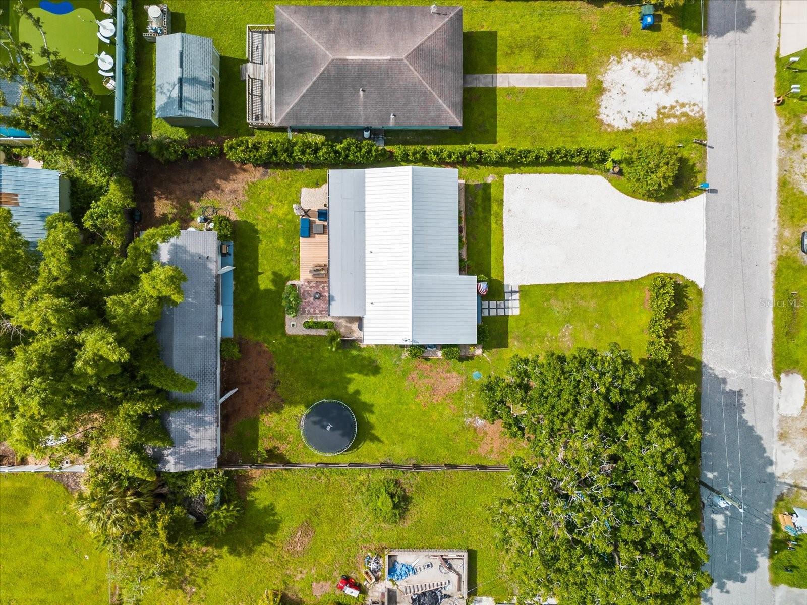 Image 4 of 70 For 841 Hand Avenue