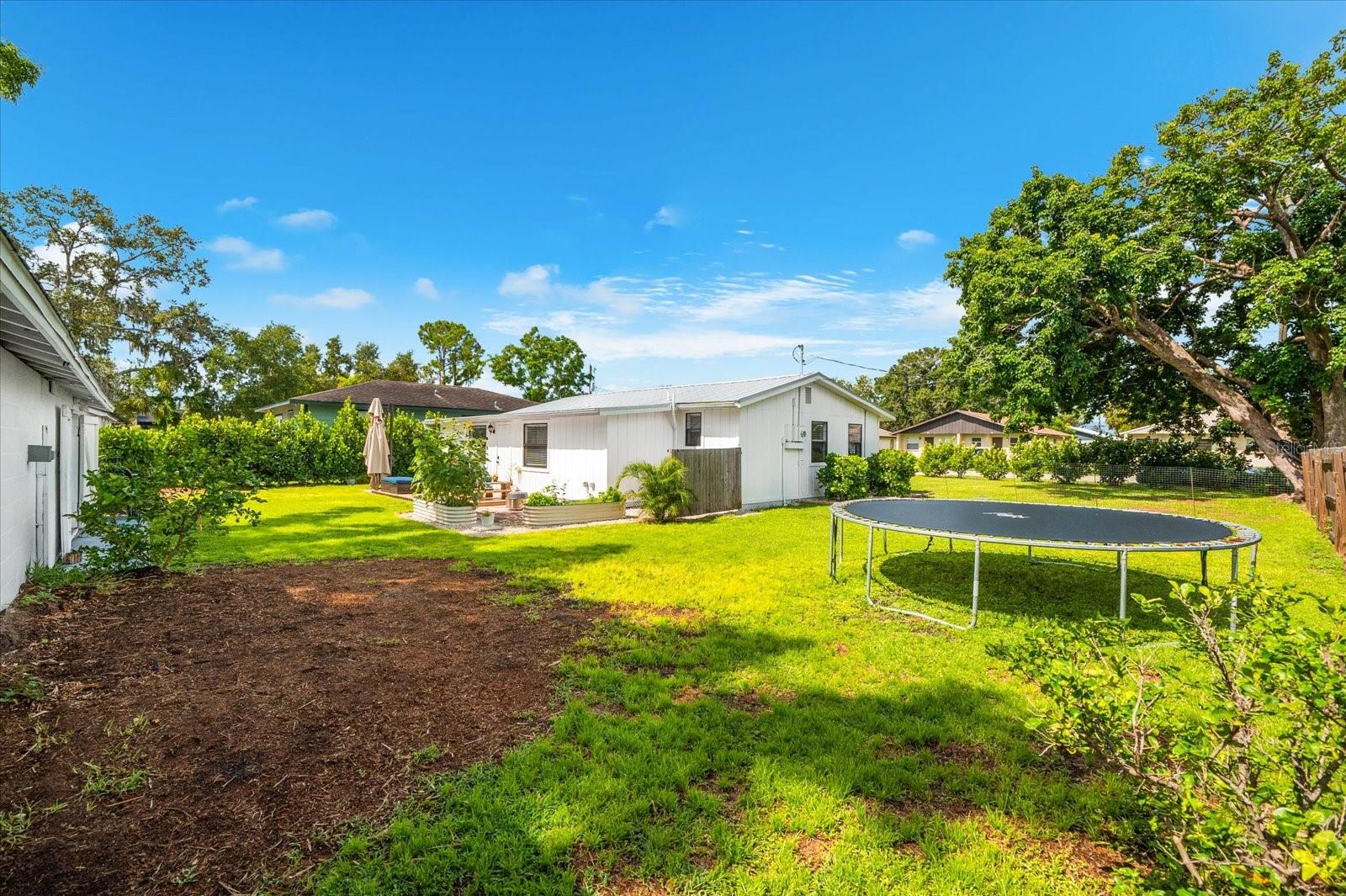 Image 41 of 70 For 841 Hand Avenue