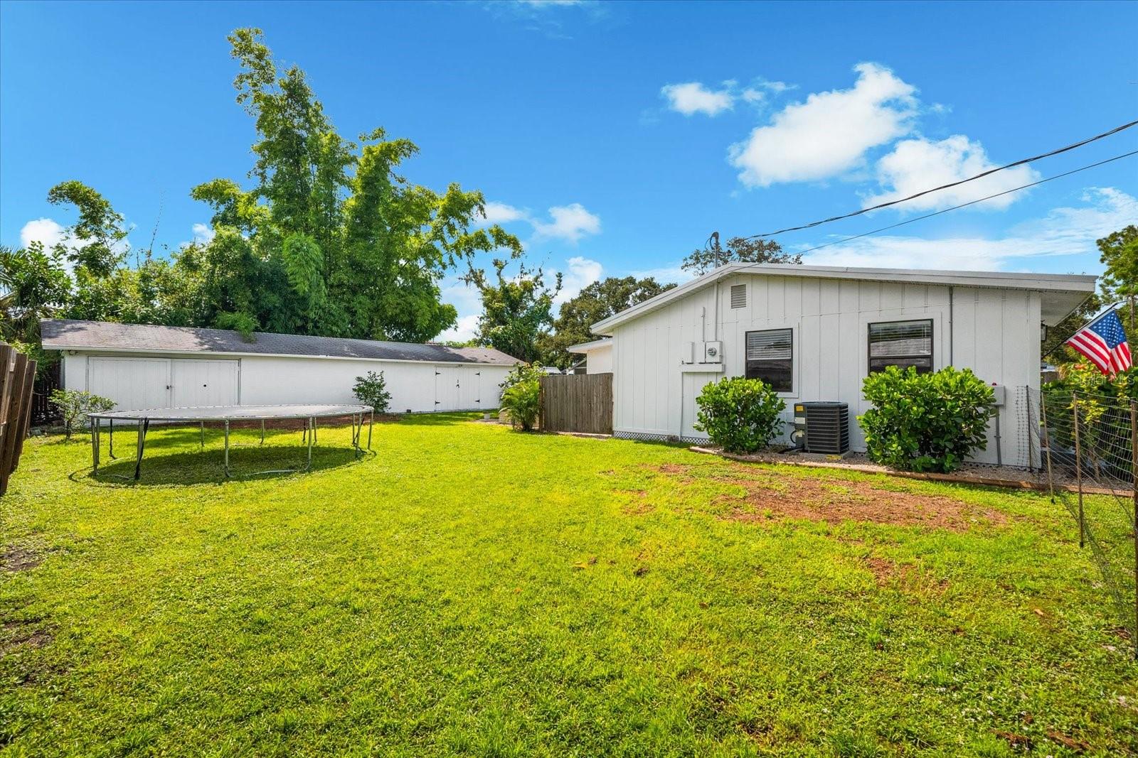 Image 44 of 70 For 841 Hand Avenue