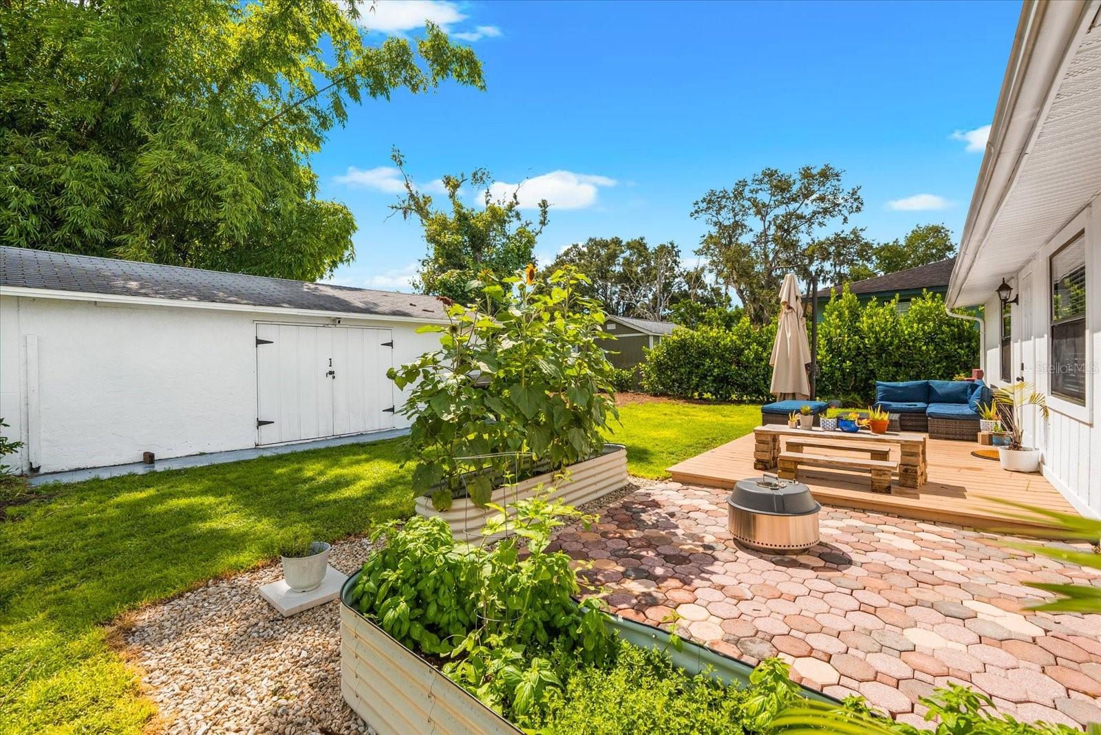 Image 45 of 70 For 841 Hand Avenue