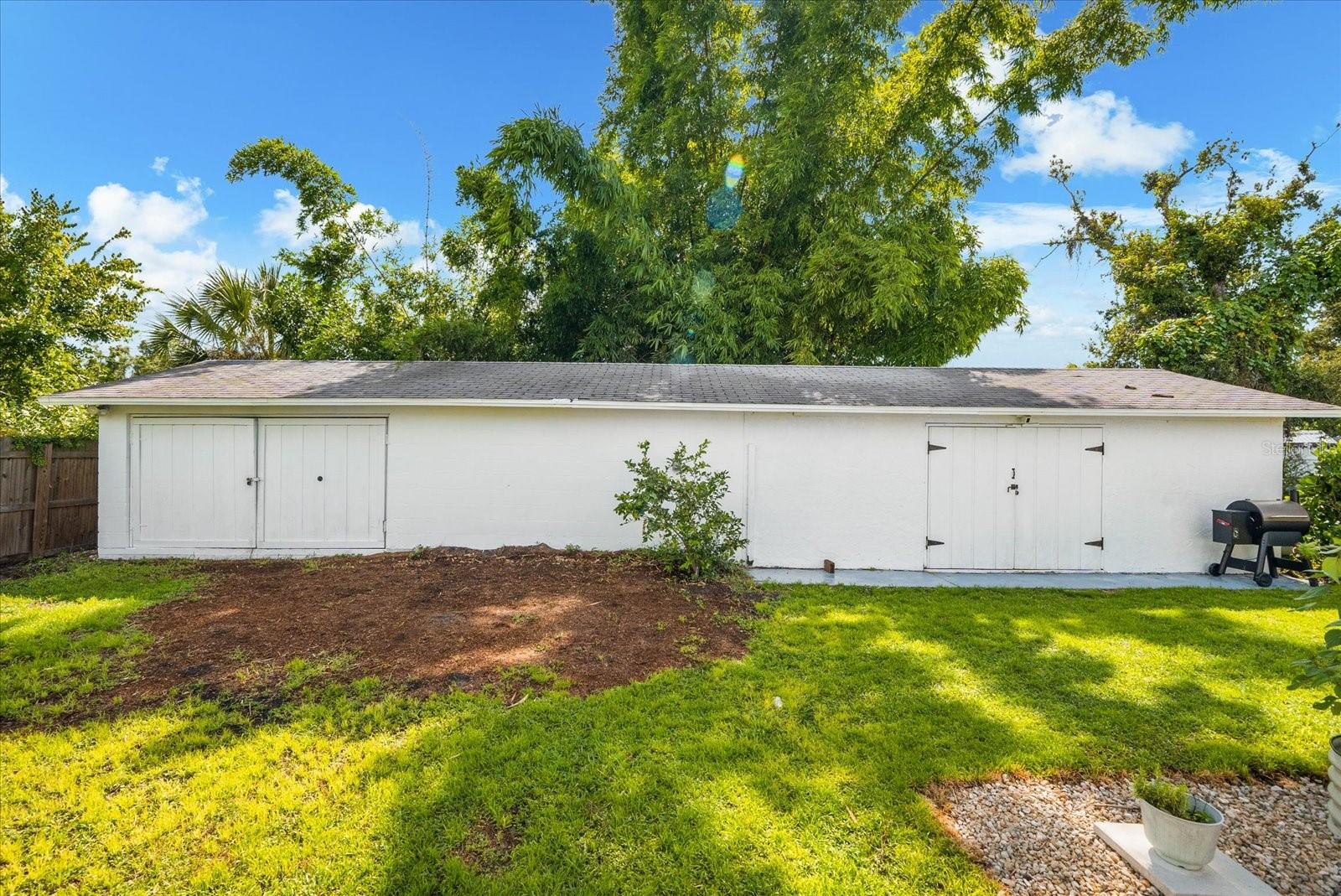 Image 48 of 70 For 841 Hand Avenue