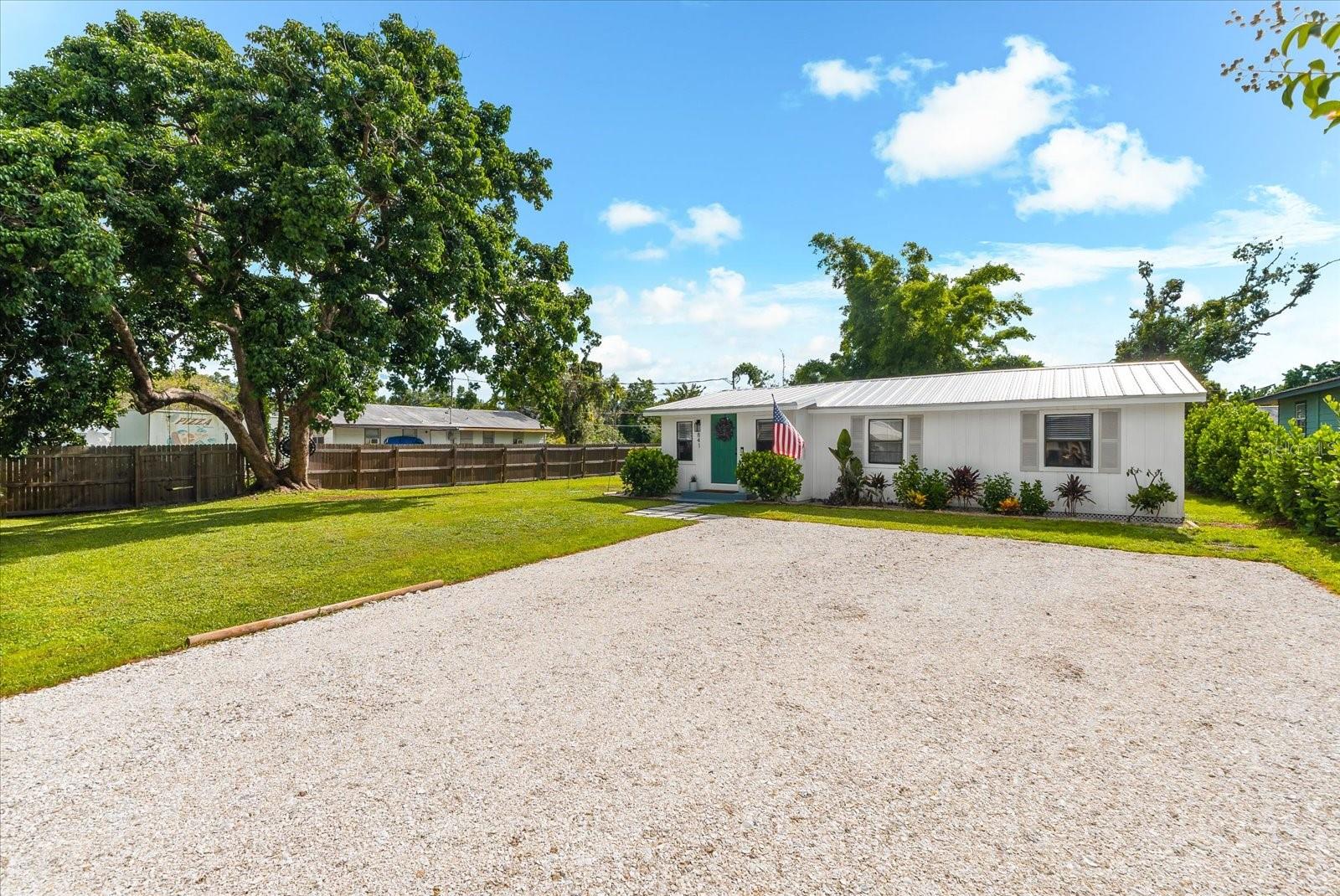 Image 55 of 70 For 841 Hand Avenue