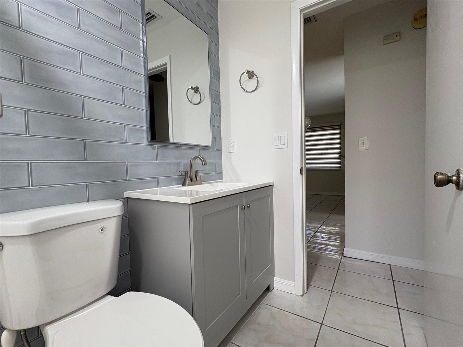 Image 14 of 20 For 4822 Village Gardens Drive 112
