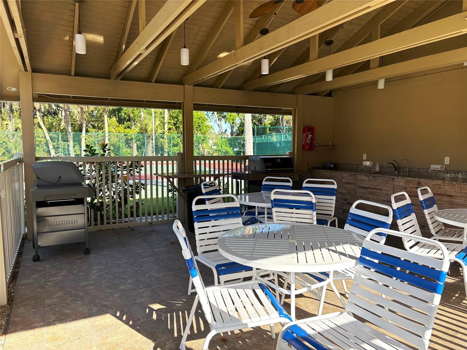 Image 18 of 20 For 4822 Village Gardens Drive 112