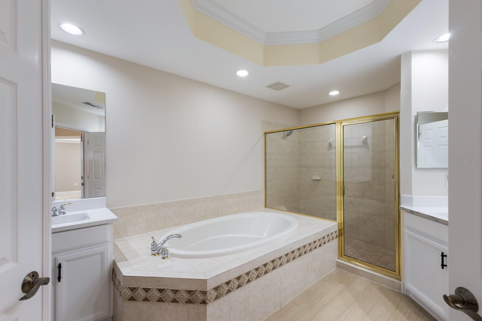 Image 19 of 57 For 6430 Watercrest Way 201