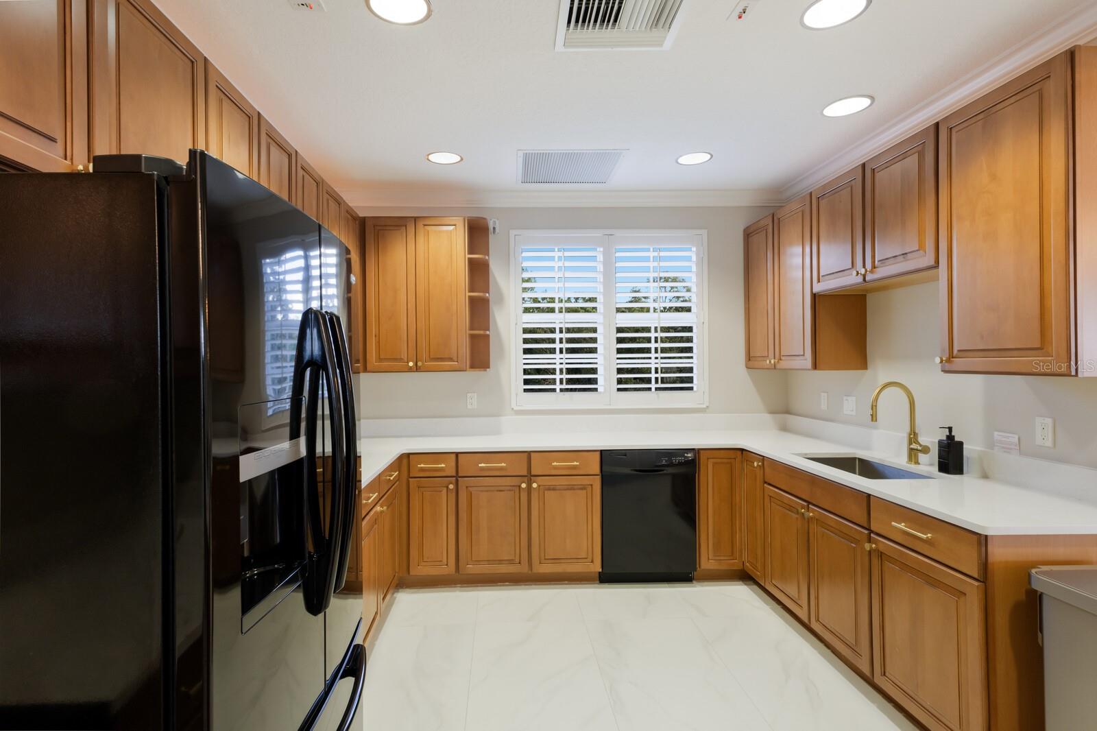 Image 47 of 57 For 6430 Watercrest Way 201