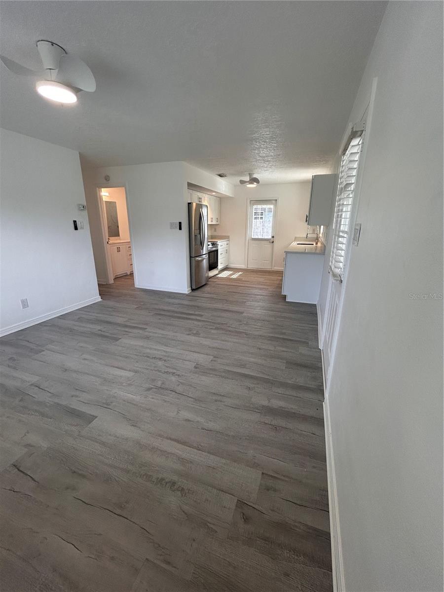 Image 11 of 14 For 2825 Louise Street