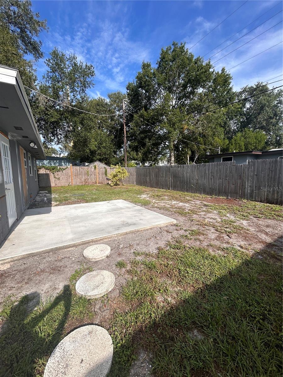 Image 12 of 14 For 2825 Louise Street