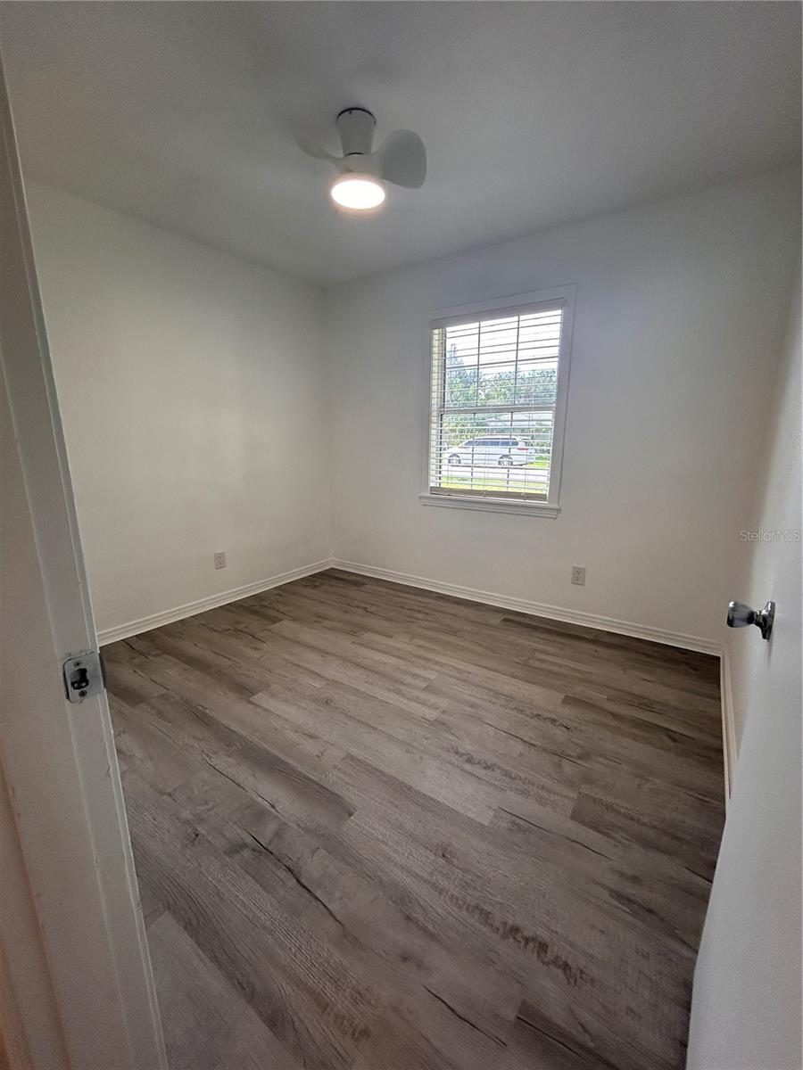 Image 7 of 14 For 2825 Louise Street