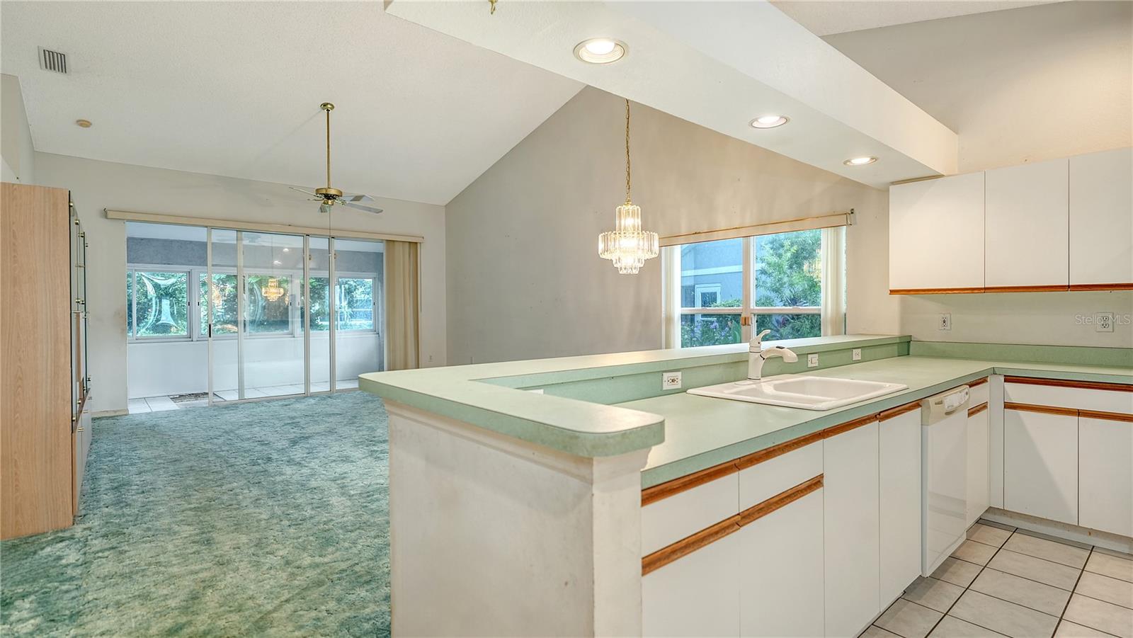 Image 11 of 39 For 6016 Bonaventure Place