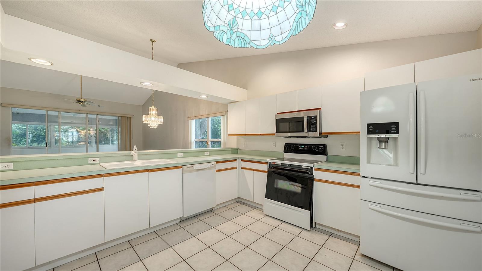 Image 16 of 39 For 6016 Bonaventure Place