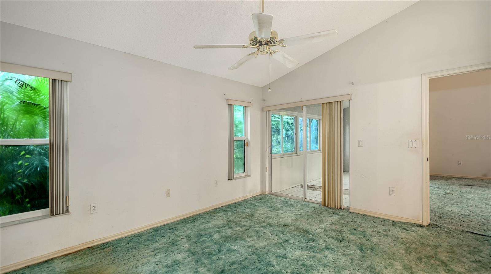 Image 21 of 39 For 6016 Bonaventure Place